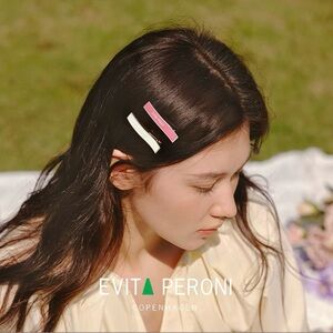Evita Peroni Hair clip